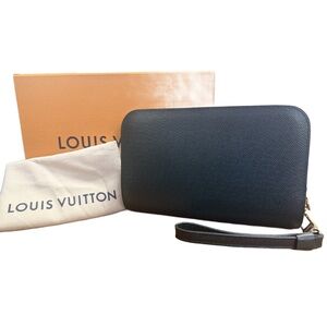 Louis Vuitton Green Taiga Baikal Pochette Clutch with Wrist Strap